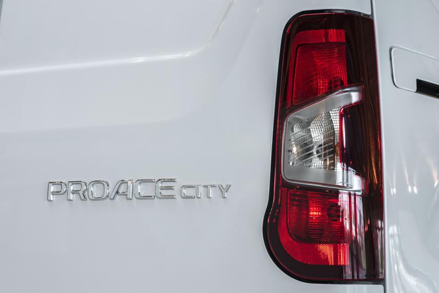 Логотип Toyota ProAce City Van 2019 года  (EU) (фото 17 из 53)